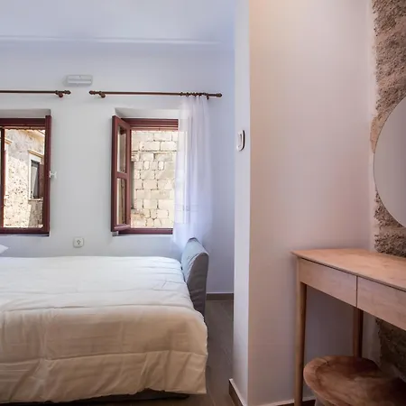 Alexandras Stone House Casa vacanze