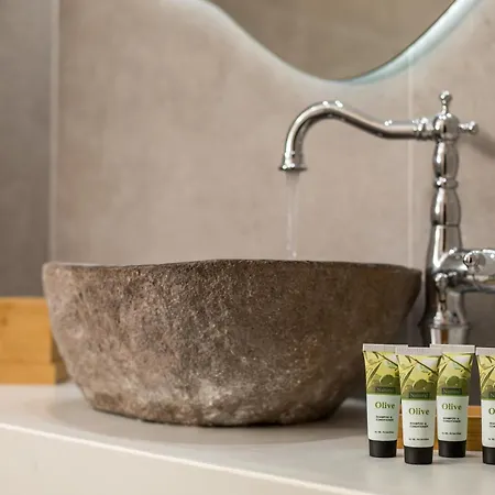 Alexandras Stone House Casa vacanze