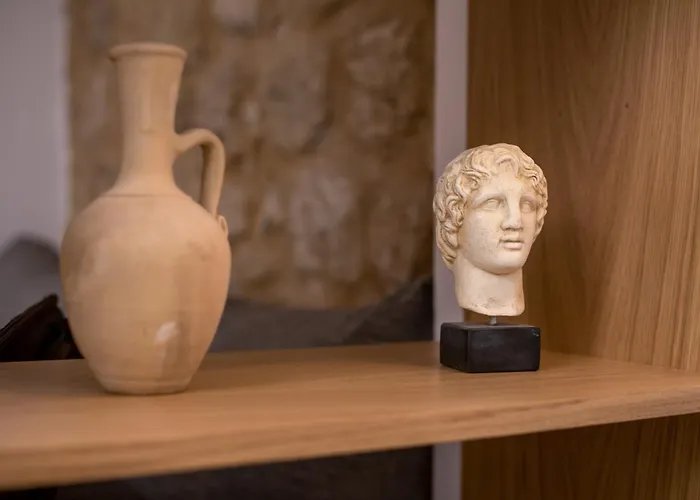 Alexandras Stone House *