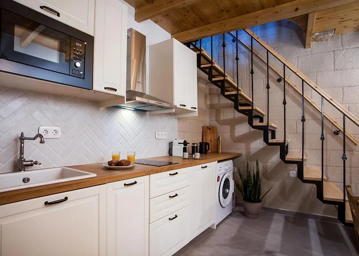 Alexandras Stone House Holiday home