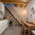 Alexandras Stone House *